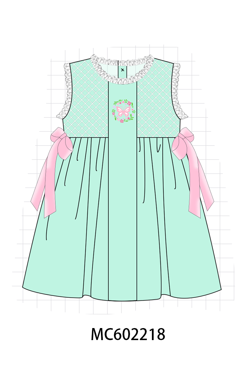 PO81 Green wreath butterfly smocked lace collection