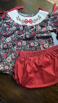 Floral Bow Machine Smock