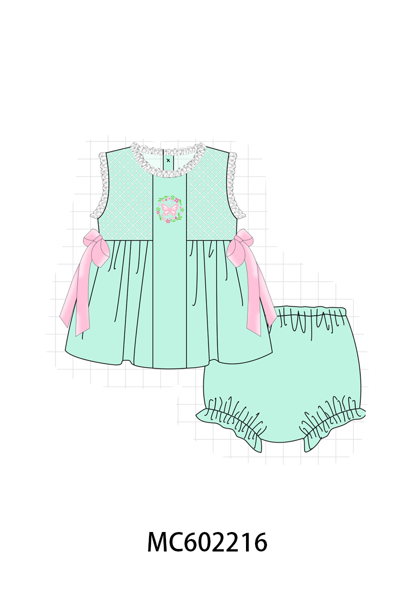 PO81 Green wreath butterfly smocked lace collection