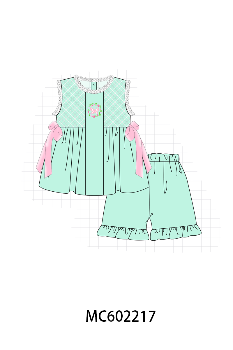 PO81 Green wreath butterfly smocked lace collection